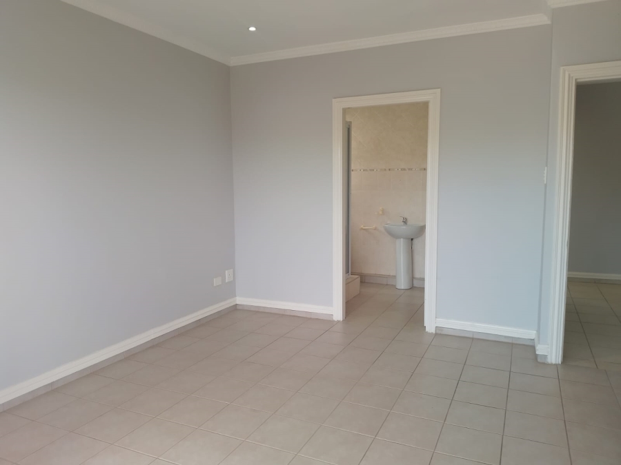 3 Bedroom Property for Sale in Broadlands KwaZulu-Natal