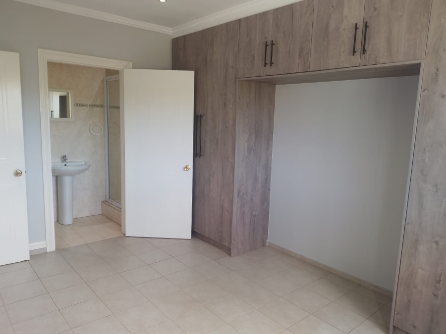 3 Bedroom Property for Sale in Broadlands KwaZulu-Natal