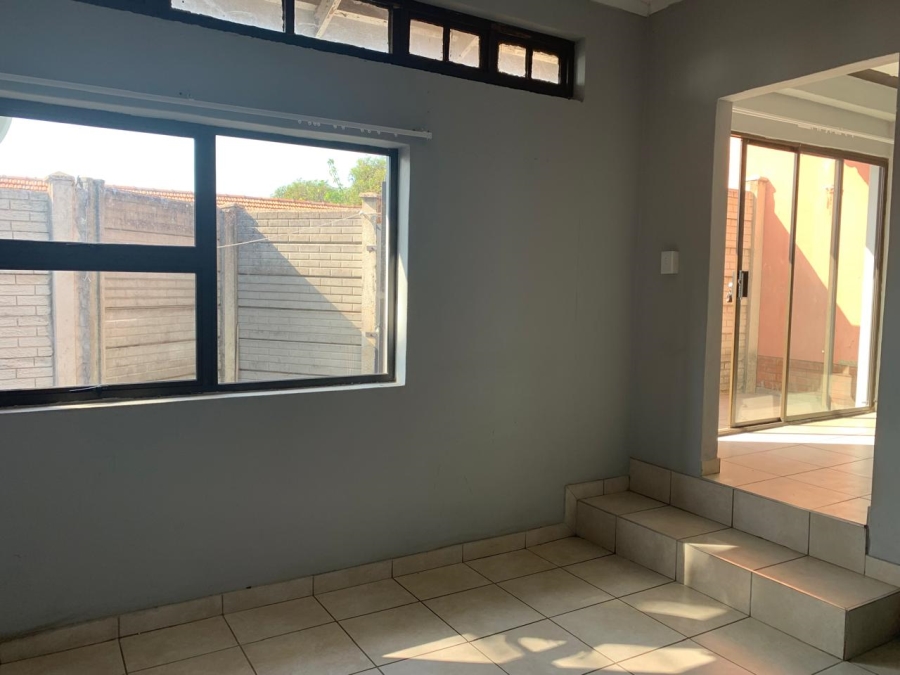 1 Bedroom Property for Sale in Empangeni Central KwaZulu-Natal