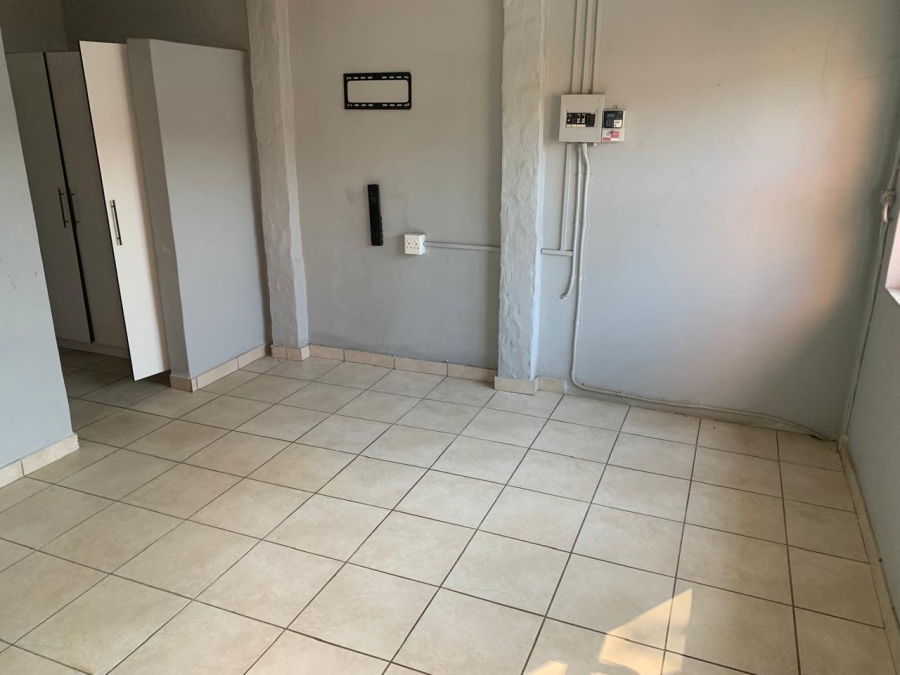 1 Bedroom Property for Sale in Empangeni Central KwaZulu-Natal