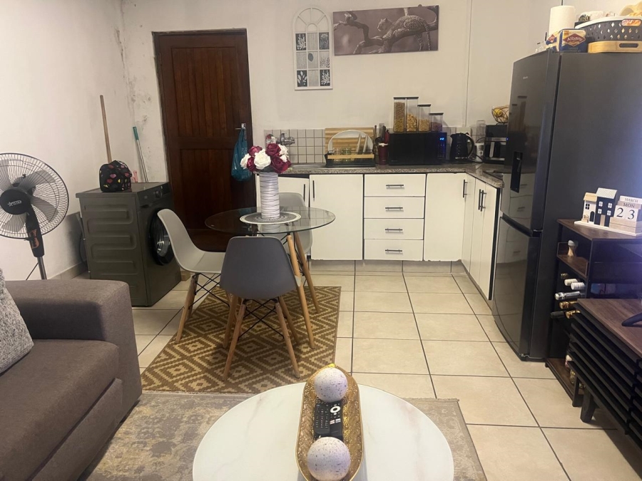 To Let 1 Bedroom Property for Rent in Empangeni Central KwaZulu-Natal