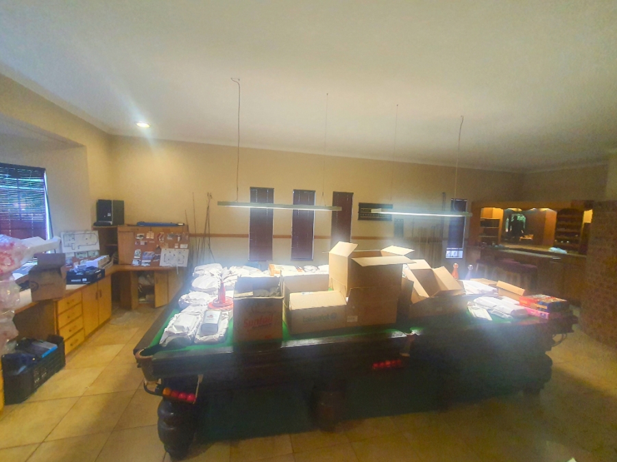 8 Bedroom Property for Sale in Scottsville KwaZulu-Natal