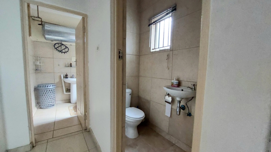 2 Bedroom Property for Sale in Scottsville KwaZulu-Natal