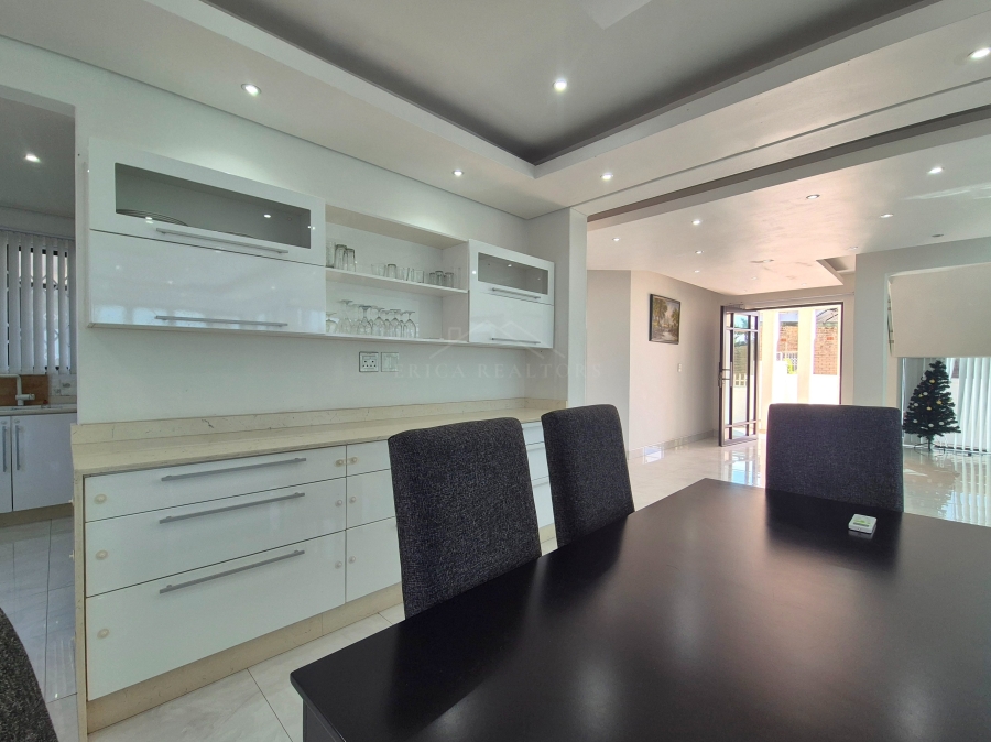 7 Bedroom Property for Sale in Ballito Central KwaZulu-Natal