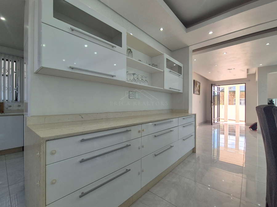 7 Bedroom Property for Sale in Ballito Central KwaZulu-Natal