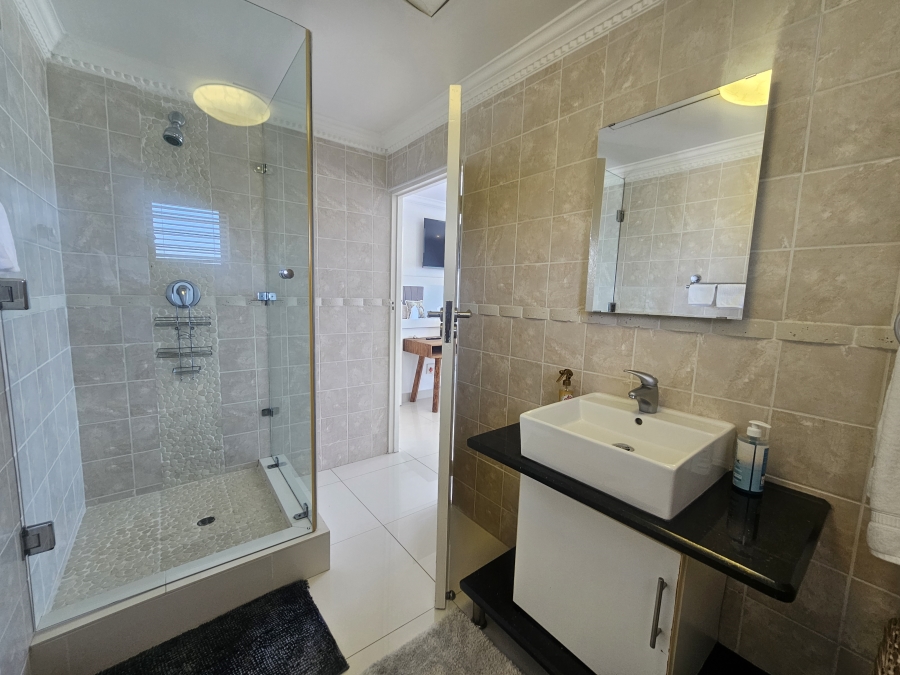 6 Bedroom Property for Sale in Willard Beach KwaZulu-Natal