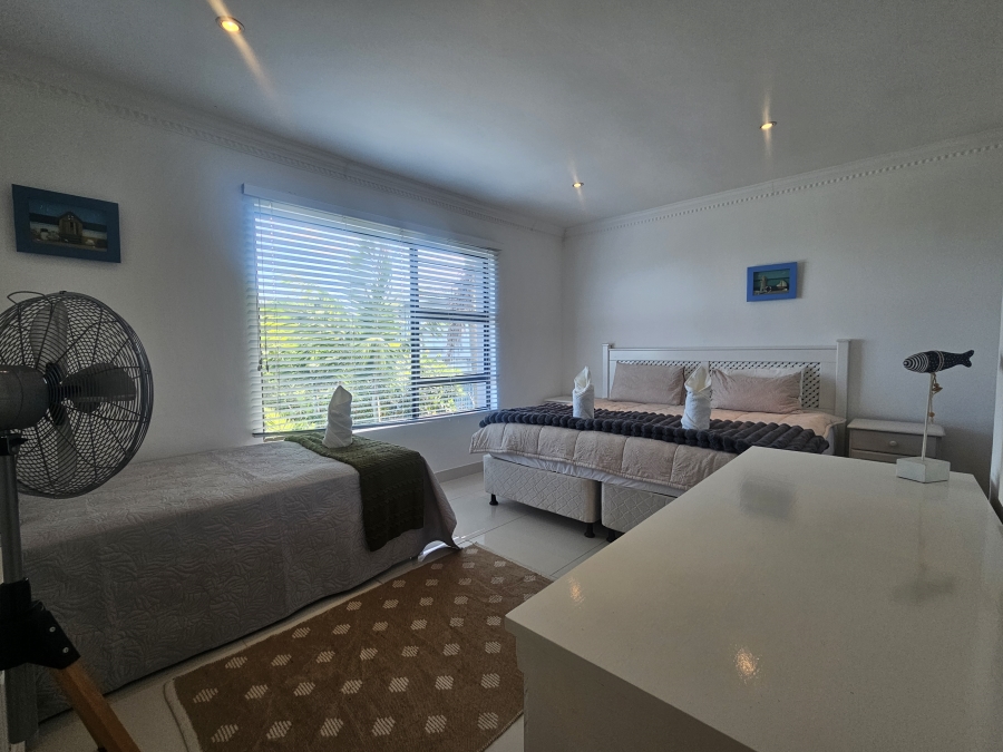 6 Bedroom Property for Sale in Willard Beach KwaZulu-Natal