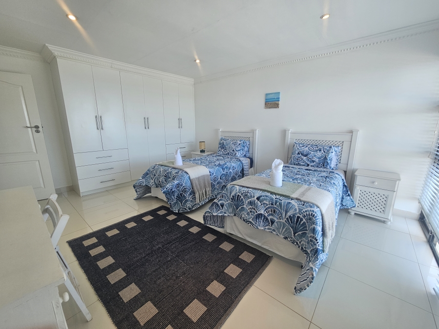 6 Bedroom Property for Sale in Willard Beach KwaZulu-Natal