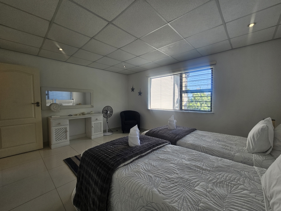 6 Bedroom Property for Sale in Willard Beach KwaZulu-Natal