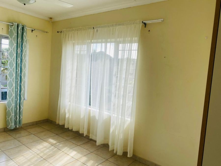 4 Bedroom Property for Sale in Manaba Beach KwaZulu-Natal