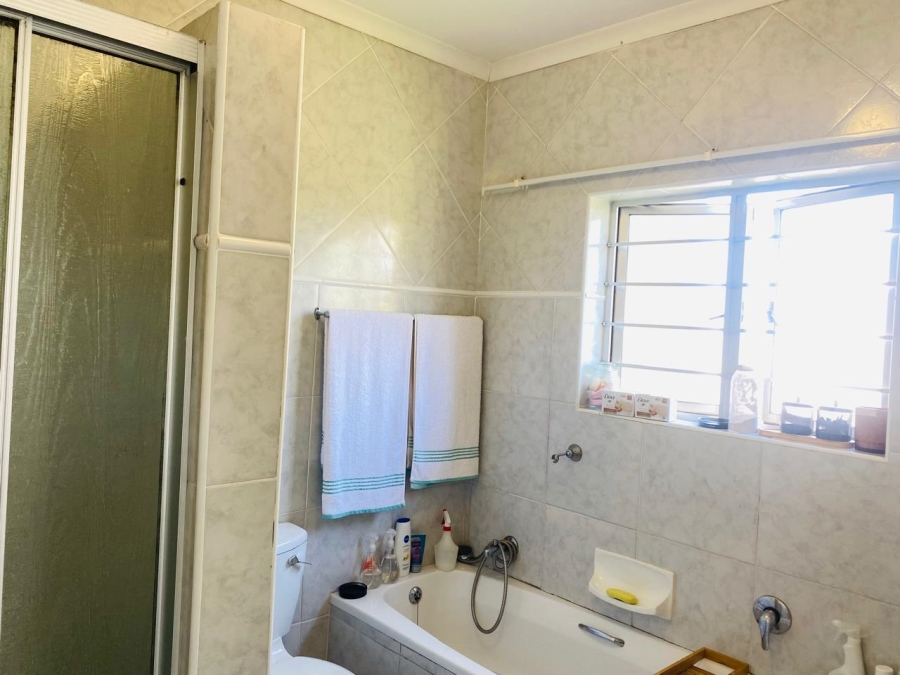 4 Bedroom Property for Sale in Manaba Beach KwaZulu-Natal