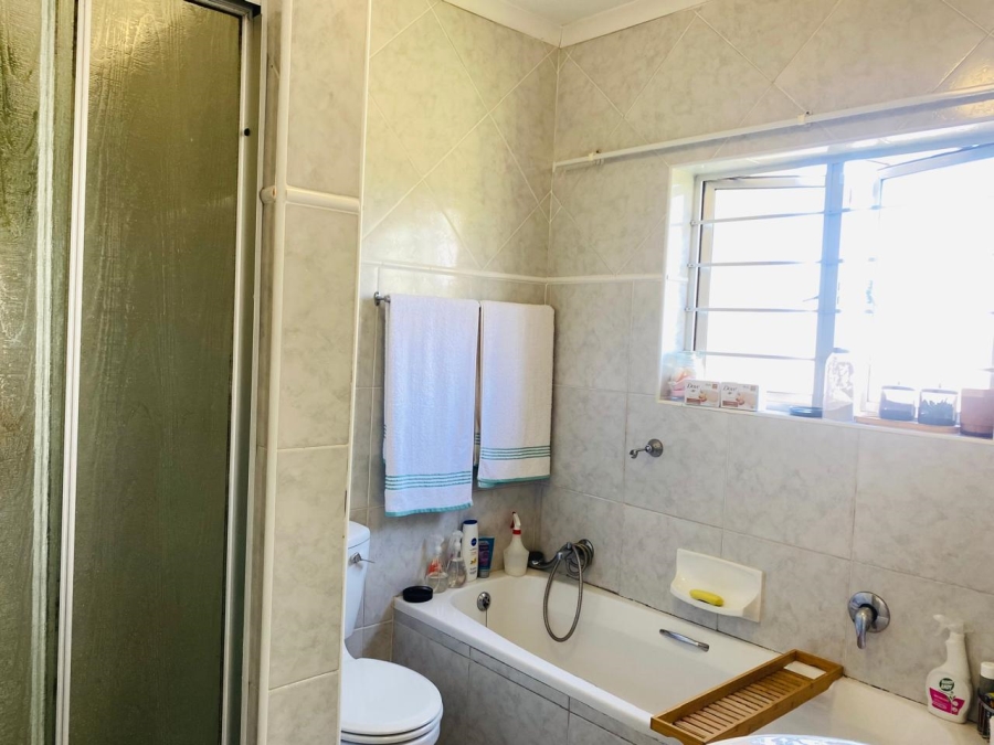 4 Bedroom Property for Sale in Manaba Beach KwaZulu-Natal