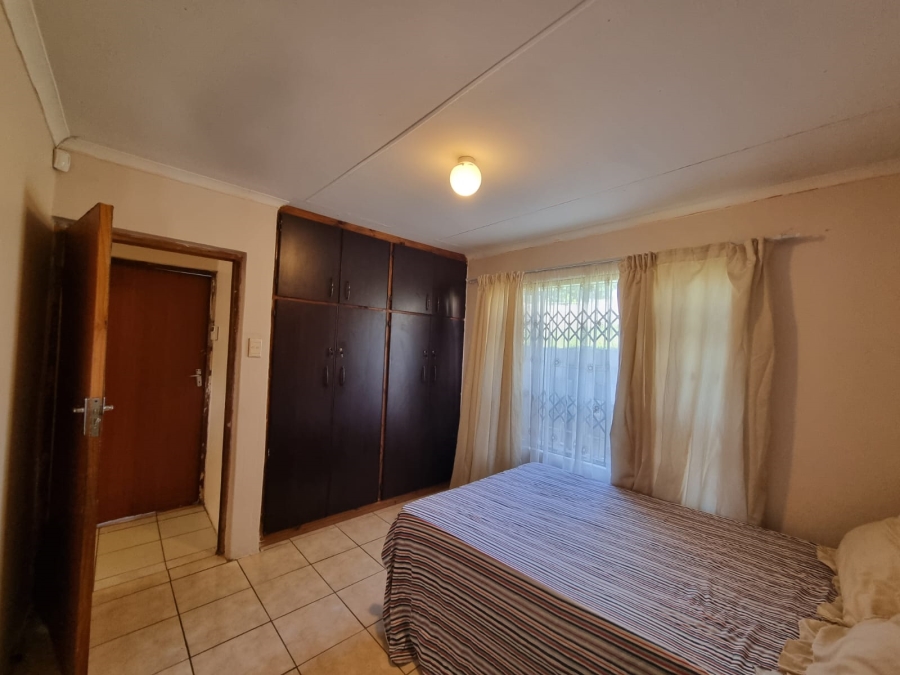 5 Bedroom Property for Sale in Uvongo KwaZulu-Natal
