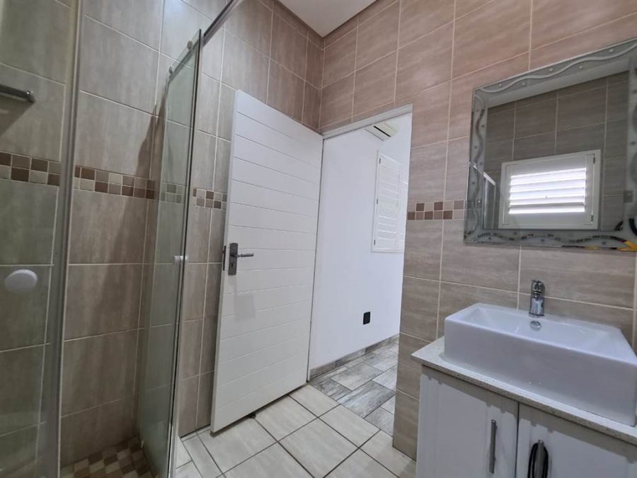 4 Bedroom Property for Sale in Izinga KwaZulu-Natal