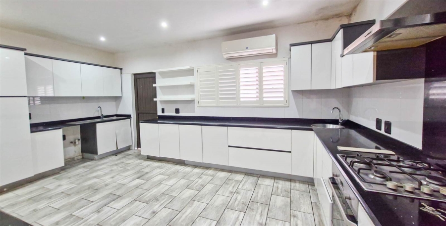 4 Bedroom Property for Sale in Izinga KwaZulu-Natal