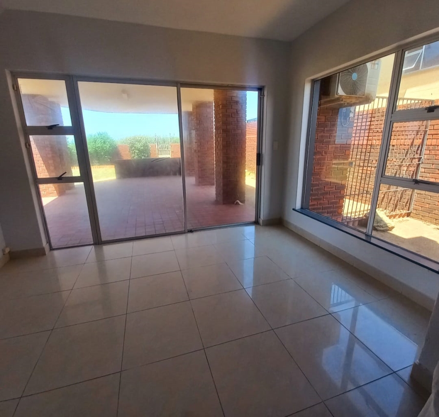 To Let 4 Bedroom Property for Rent in Glen Ashley KwaZulu-Natal