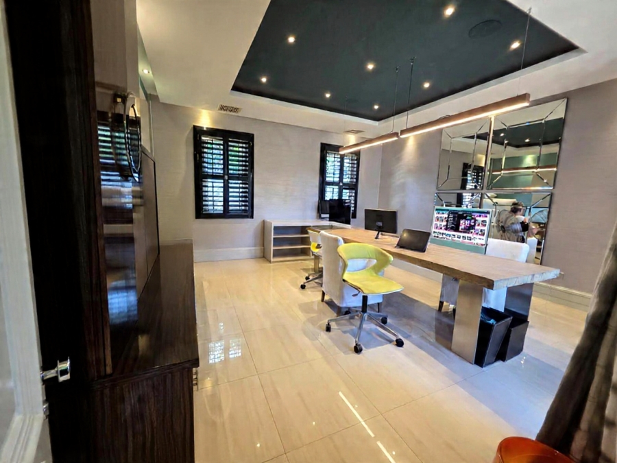 5 Bedroom Property for Sale in Umhlanga Ridge KwaZulu-Natal