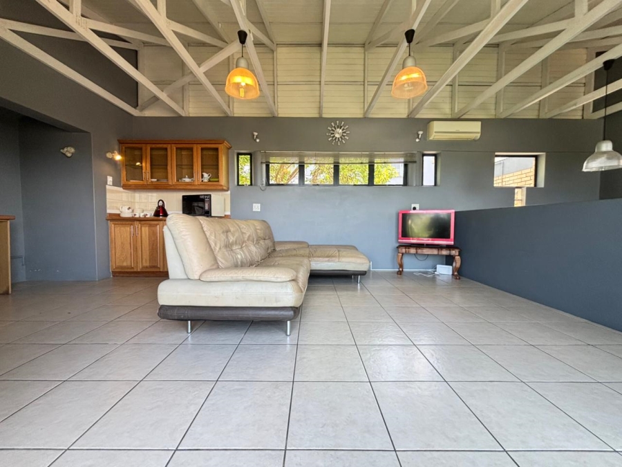 To Let 3 Bedroom Property for Rent in Essenwood KwaZulu-Natal
