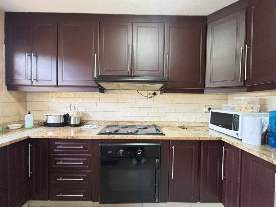 2 Bedroom Property for Sale in Sherwood KwaZulu-Natal