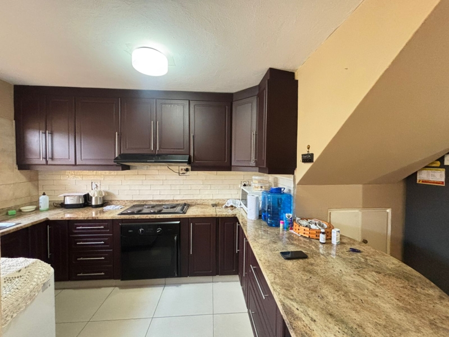 2 Bedroom Property for Sale in Sherwood KwaZulu-Natal