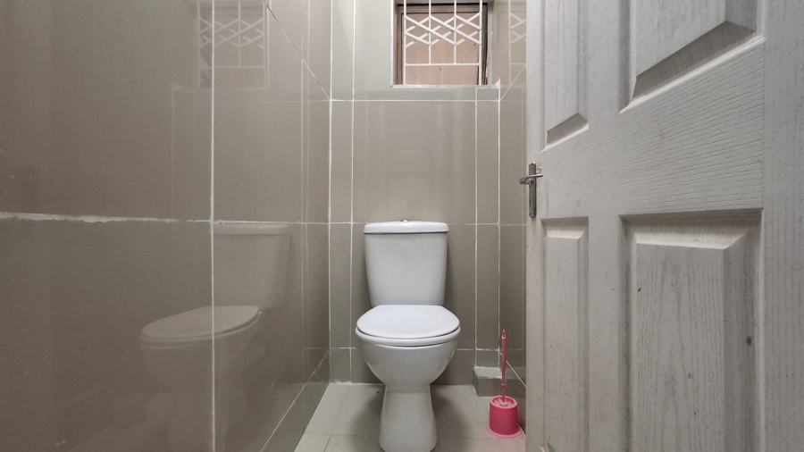 To Let 3 Bedroom Property for Rent in Silverglen KwaZulu-Natal