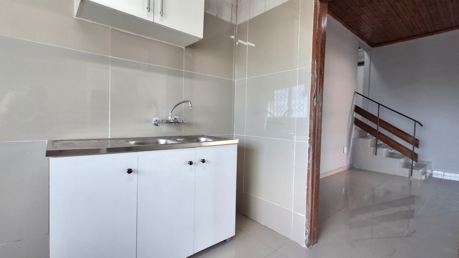 To Let 3 Bedroom Property for Rent in Silverglen KwaZulu-Natal
