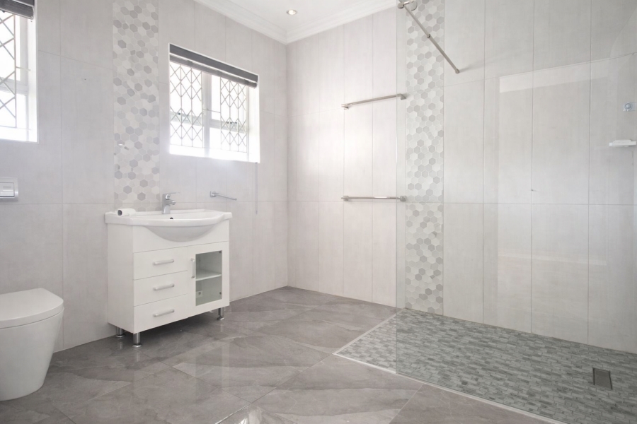 5 Bedroom Property for Sale in Escombe KwaZulu-Natal