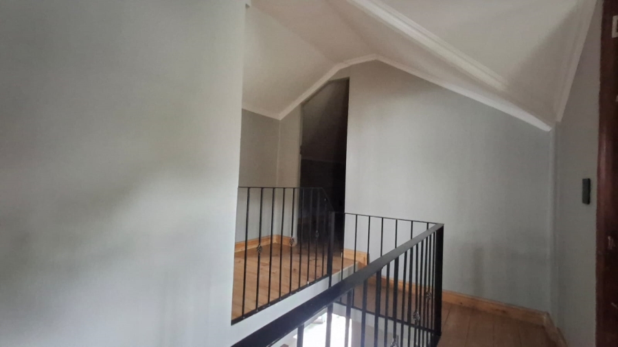 5 Bedroom Property for Sale in Escombe KwaZulu-Natal