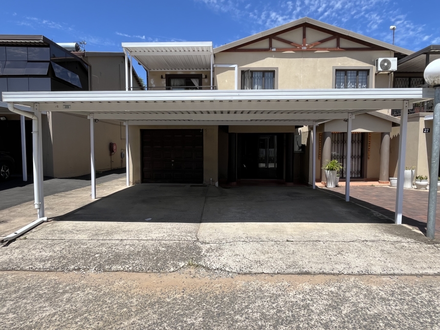 3 Bedroom Property for Sale in Northcroft KwaZulu-Natal