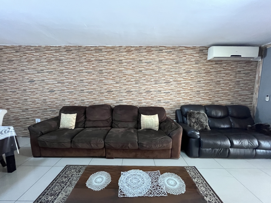 3 Bedroom Property for Sale in Northcroft KwaZulu-Natal