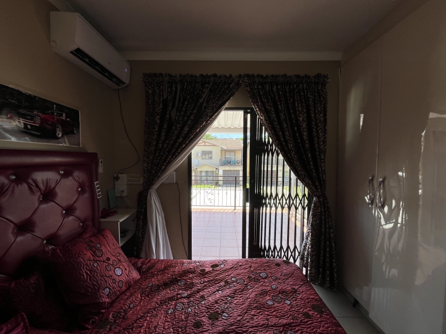 3 Bedroom Property for Sale in Northcroft KwaZulu-Natal