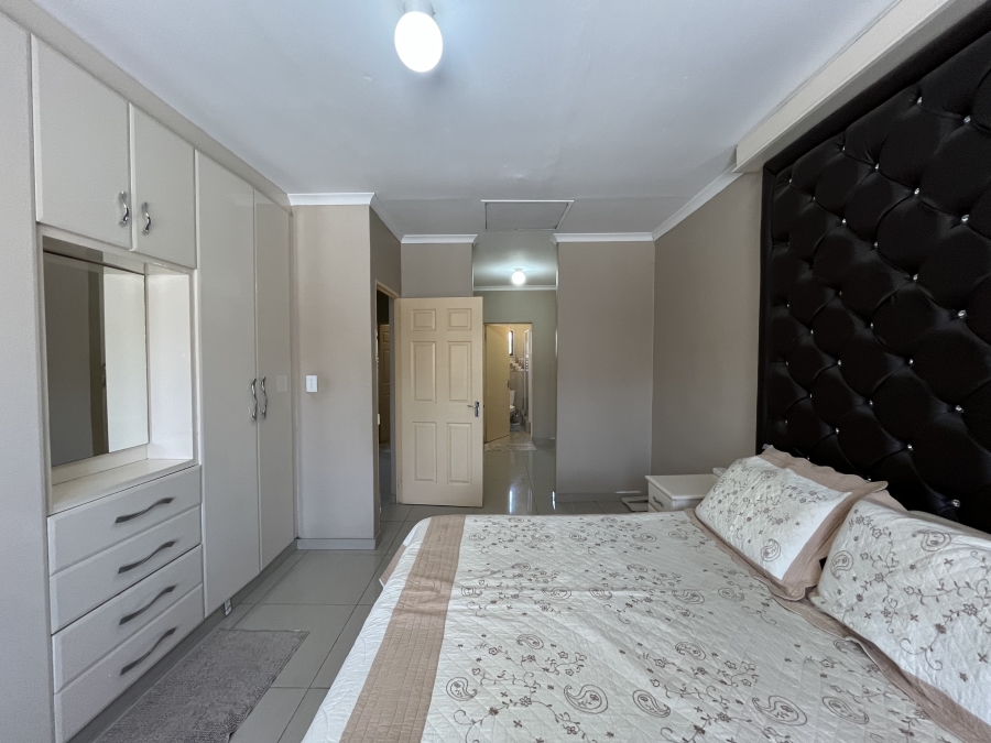 3 Bedroom Property for Sale in Northcroft KwaZulu-Natal