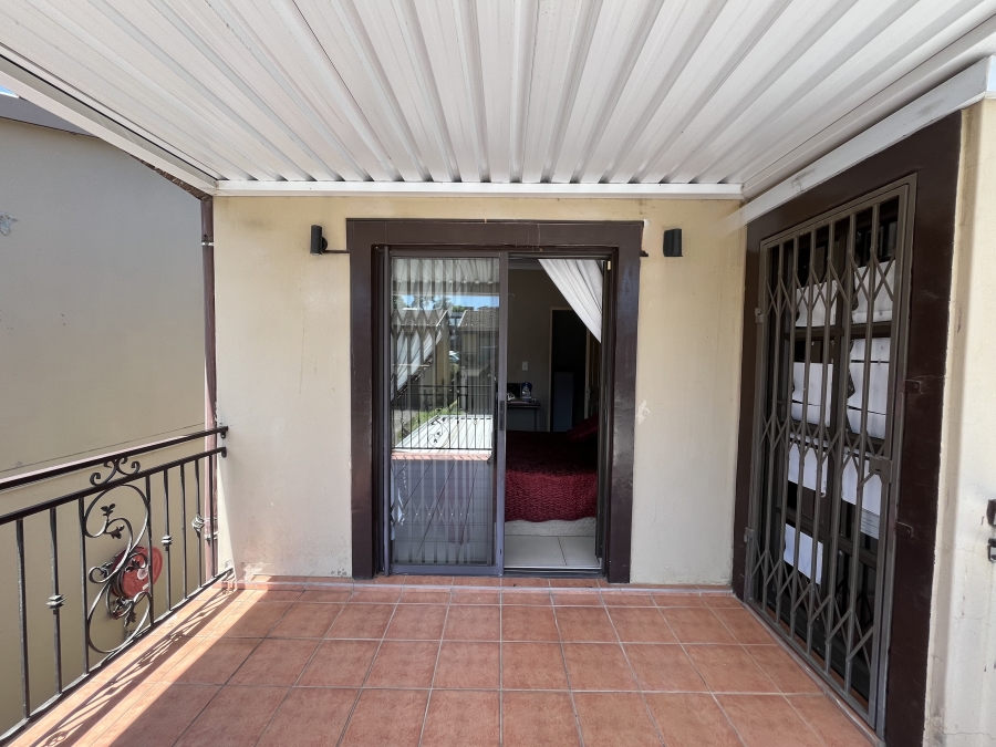 3 Bedroom Property for Sale in Northcroft KwaZulu-Natal