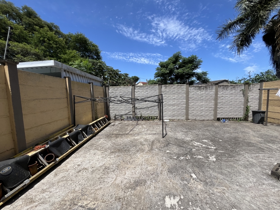 3 Bedroom Property for Sale in Northcroft KwaZulu-Natal