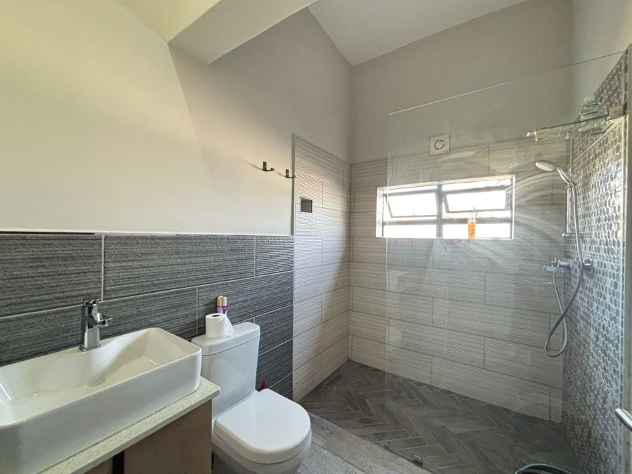 To Let 3 Bedroom Property for Rent in Essenwood KwaZulu-Natal