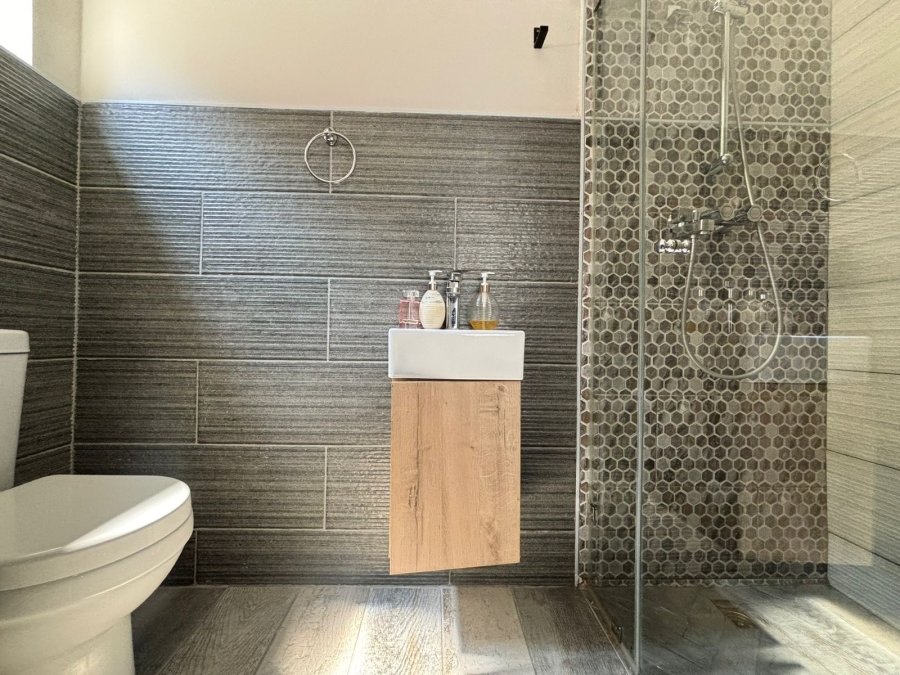 To Let 3 Bedroom Property for Rent in Essenwood KwaZulu-Natal