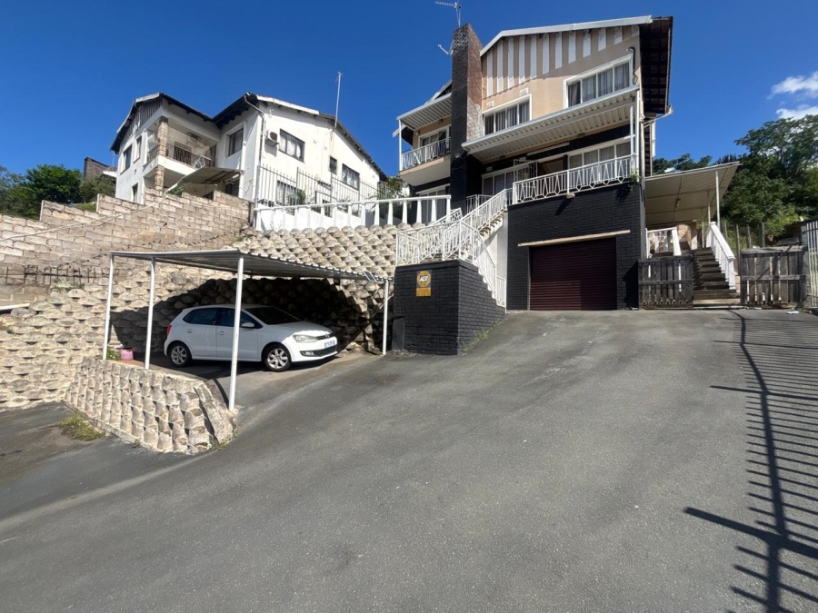 7 Bedroom Property for Sale in Reservoir Hills KwaZulu-Natal