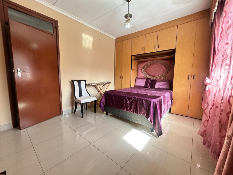 7 Bedroom Property for Sale in Reservoir Hills KwaZulu-Natal