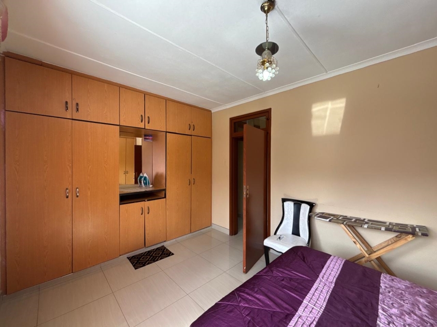 7 Bedroom Property for Sale in Reservoir Hills KwaZulu-Natal