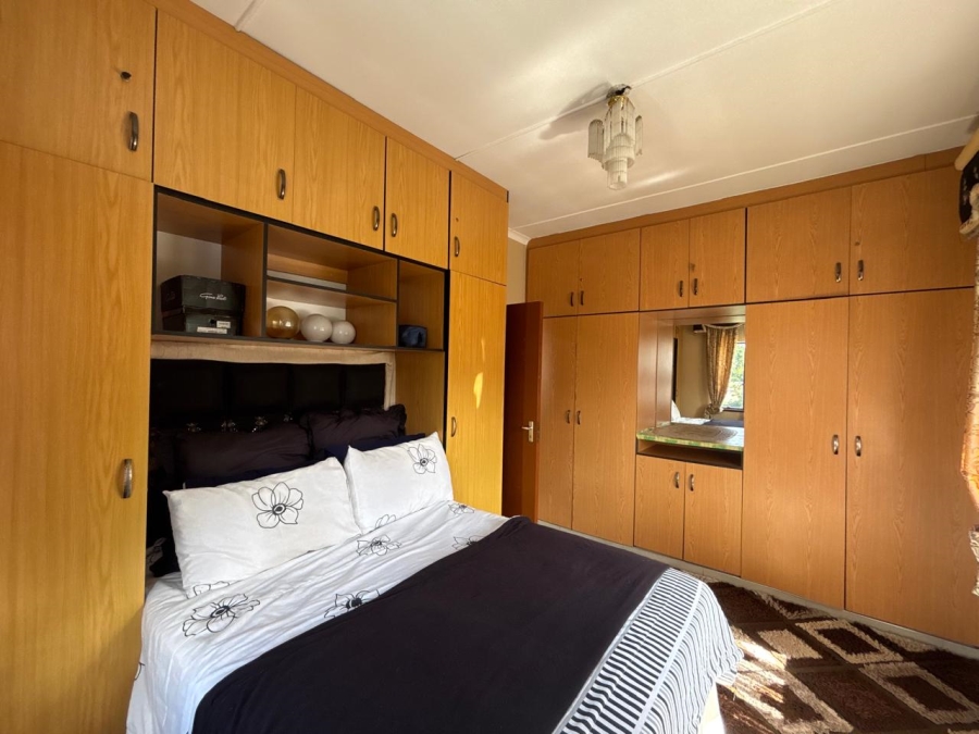 7 Bedroom Property for Sale in Reservoir Hills KwaZulu-Natal