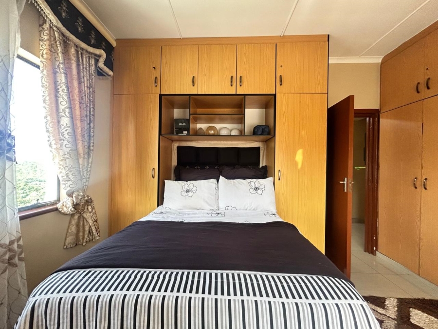 7 Bedroom Property for Sale in Reservoir Hills KwaZulu-Natal