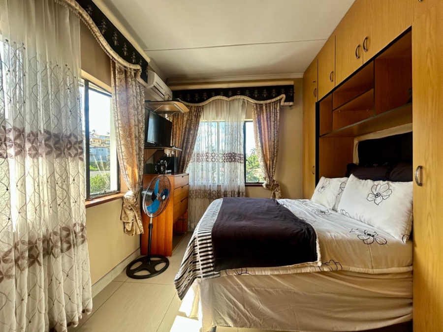 7 Bedroom Property for Sale in Reservoir Hills KwaZulu-Natal