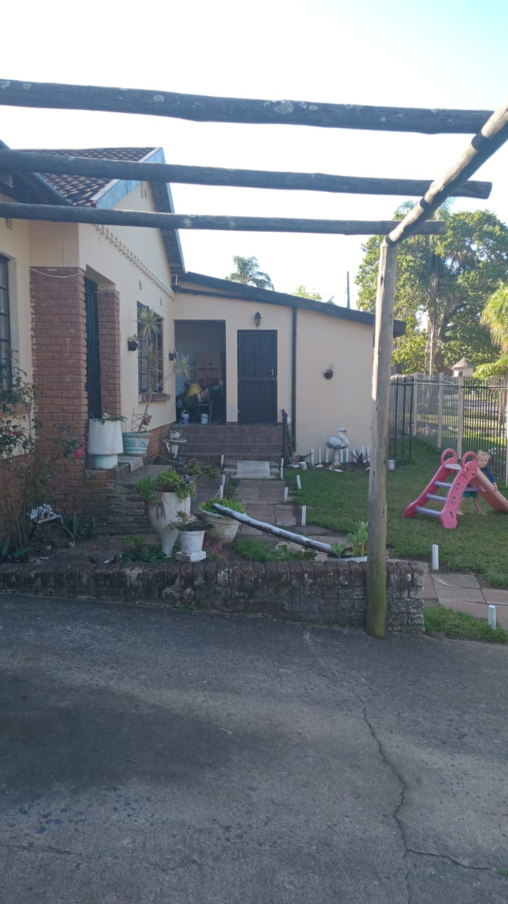 7 Bedroom Property for Sale in Margate KwaZulu-Natal