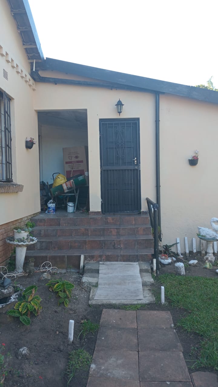 7 Bedroom Property for Sale in Margate KwaZulu-Natal