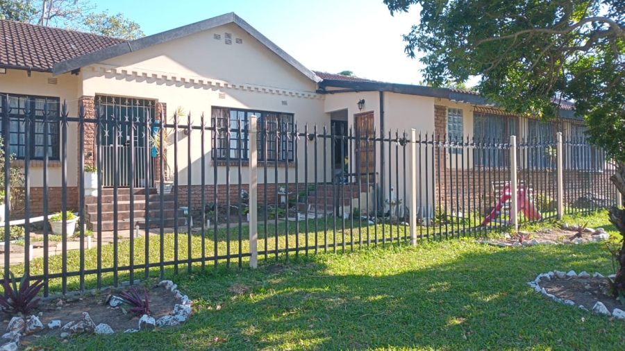 7 Bedroom Property for Sale in Margate KwaZulu-Natal