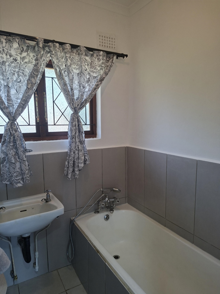 4 Bedroom Property for Sale in Uvongo KwaZulu-Natal