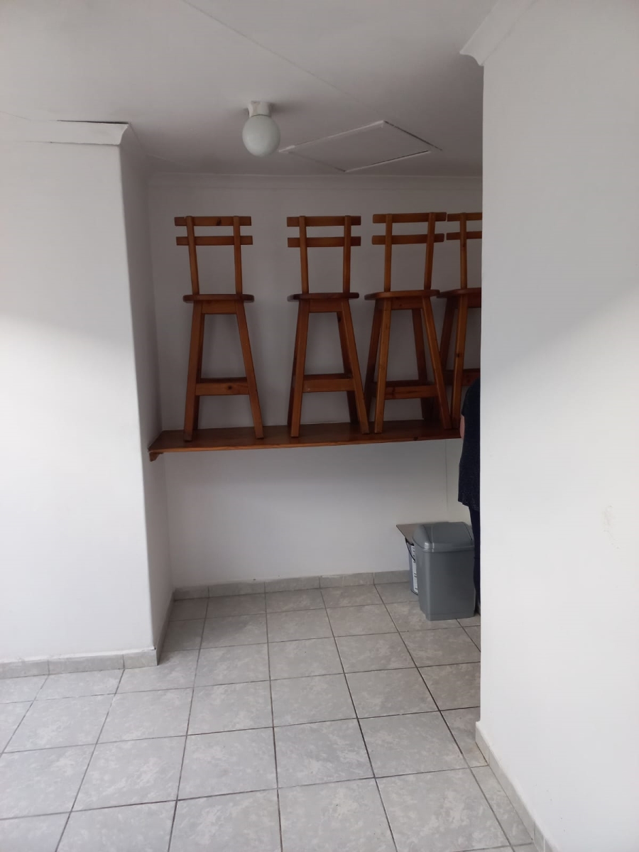 2 Bedroom Property for Sale in Uvongo Beach KwaZulu-Natal