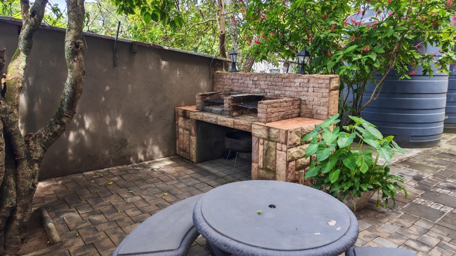 2 Bedroom Property for Sale in Manaba Beach KwaZulu-Natal