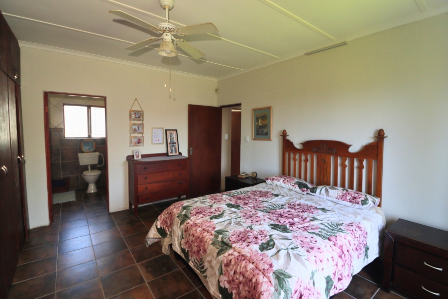 6 Bedroom Property for Sale in Hibberdene KwaZulu-Natal