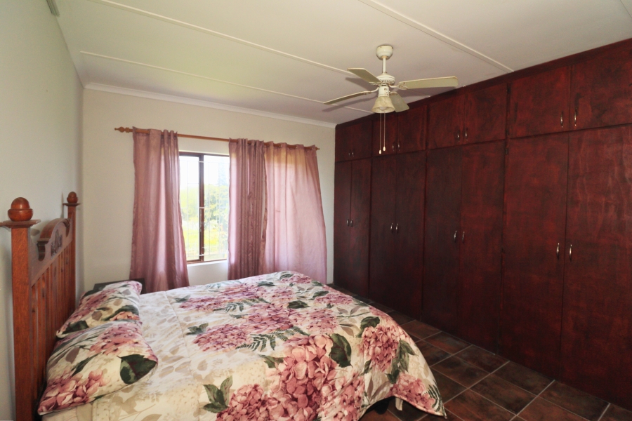 6 Bedroom Property for Sale in Hibberdene KwaZulu-Natal